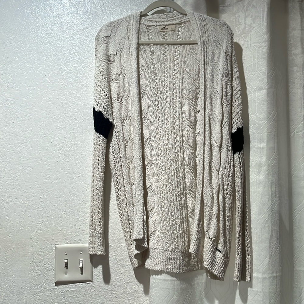 Hollister sweater size Large
